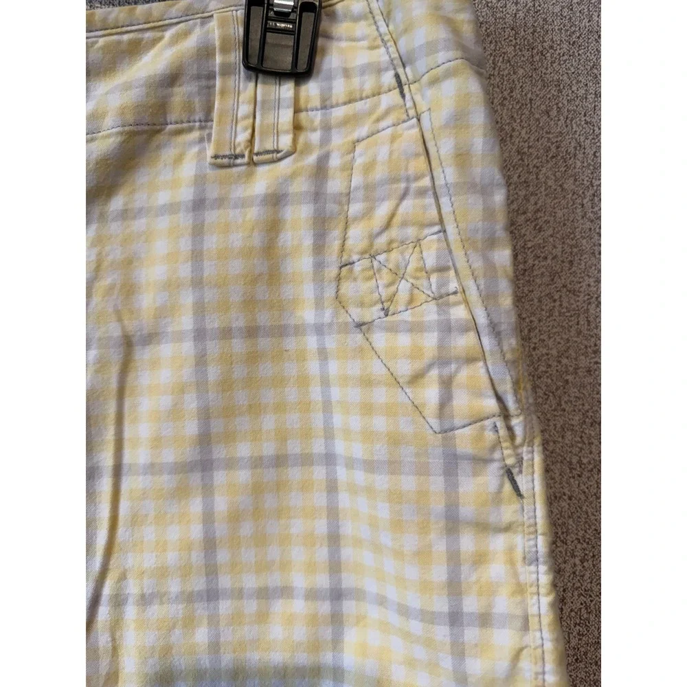 Levis Womens Yellow Gingham Plaid Casual Shorts Button Flap Pockets Est 1853 - Picture 2 of 10